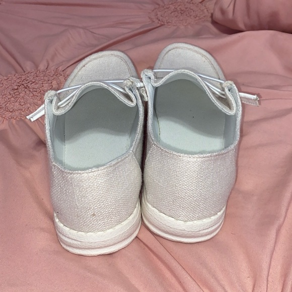 Shein Slip on shoes // Size 38 (7.5) // OFF White - Picture 3 of 4